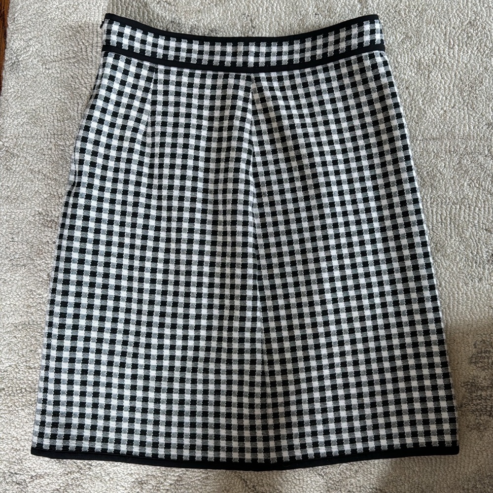 Ann Taylor textured skirt size 4